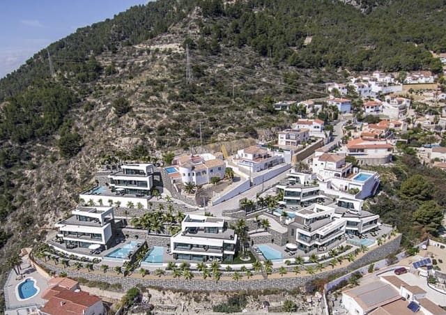 4 soveværelse Villa til salg i Calpe / Calp med swimmingpool - € 1.850.000 (Ref: 8458902)