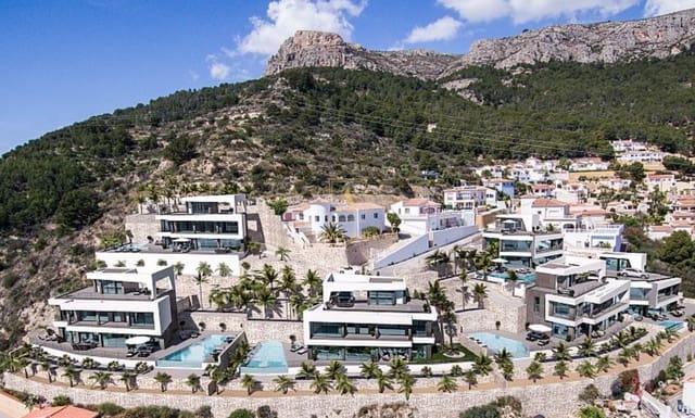 4 soveværelse Villa til salg i Calpe / Calp med swimmingpool - € 1.850.000 (Ref: 8458902)