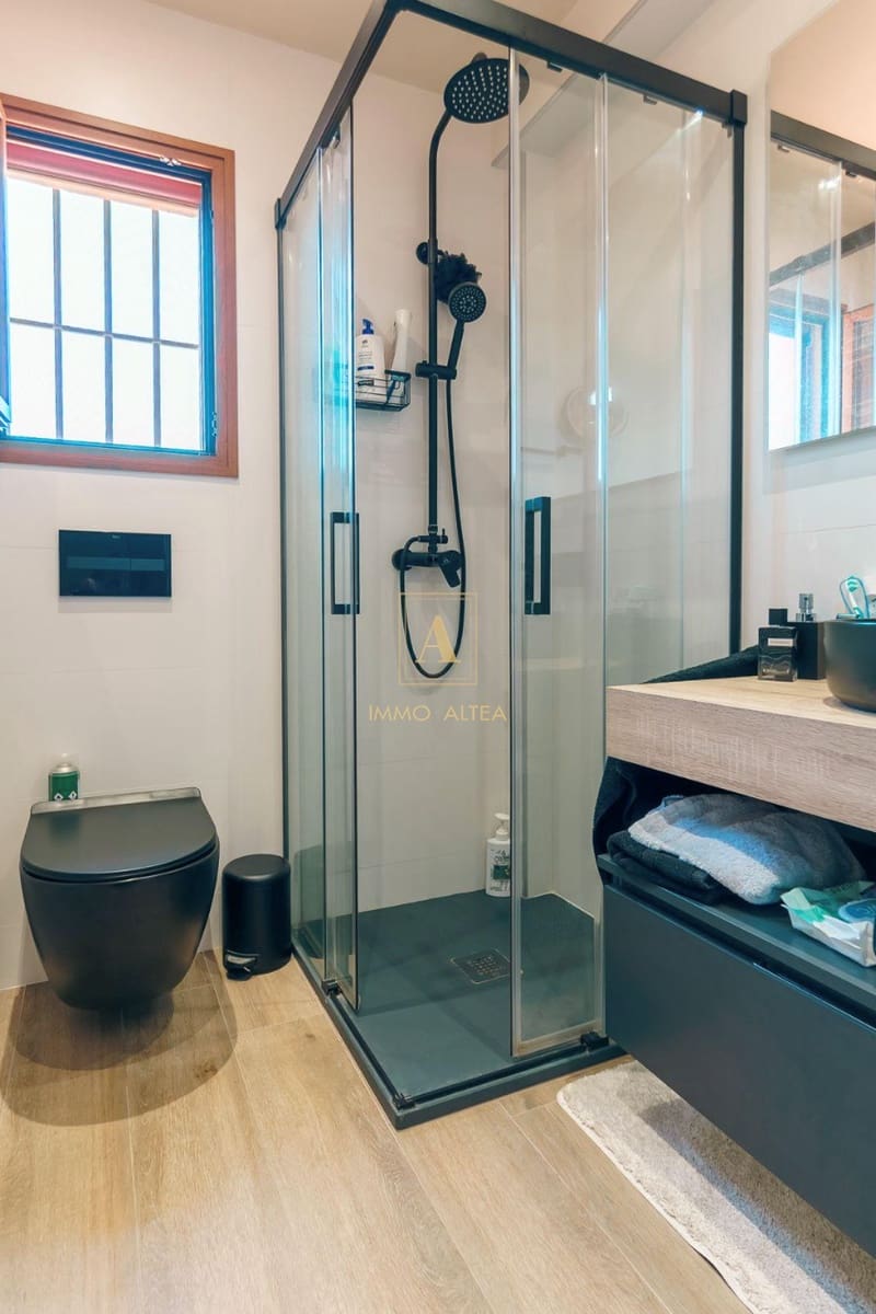 5 bedroom Villa for sale in La Nucia with pool garage - € 899,000 (Ref: 8532408)