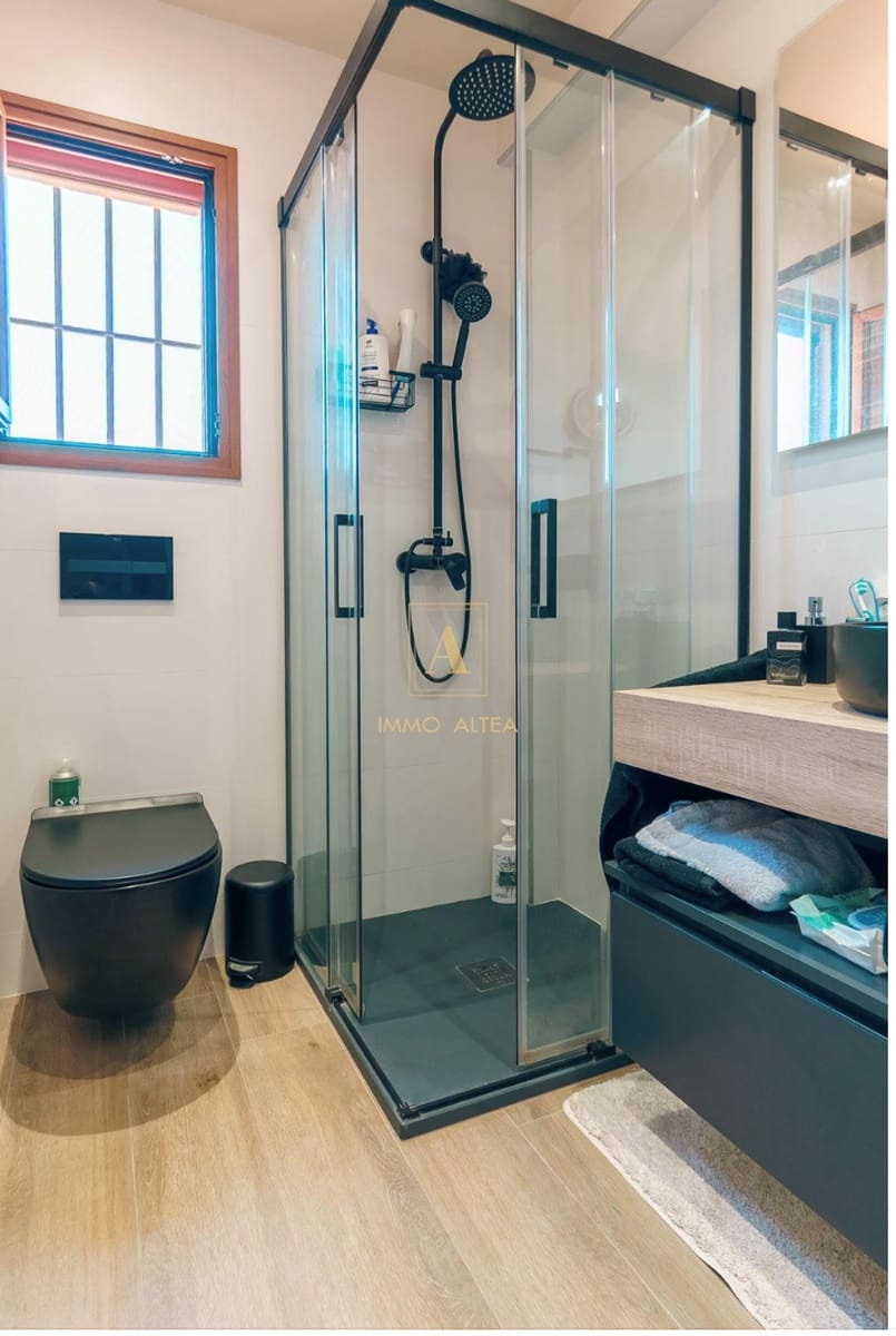 5 bedroom Villa for sale in La Nucia with pool garage - € 899,000 (Ref: 8532408)