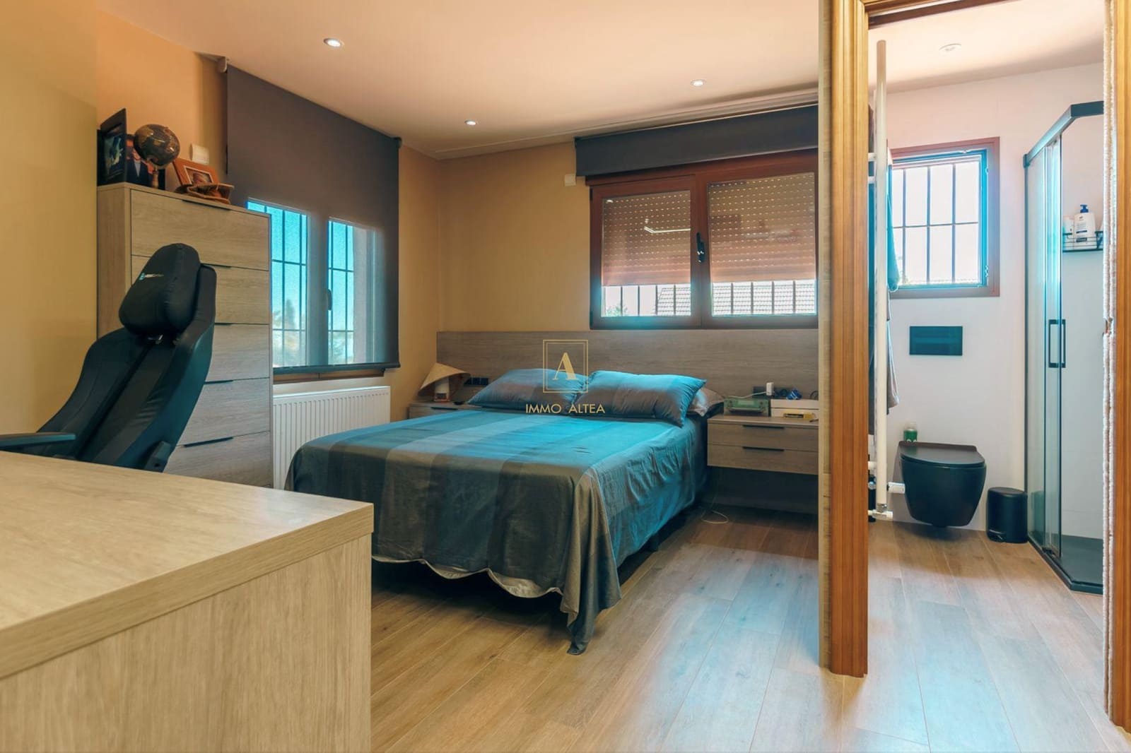 5 bedroom Villa for sale in La Nucia with pool garage - € 899,000 (Ref: 8532408)