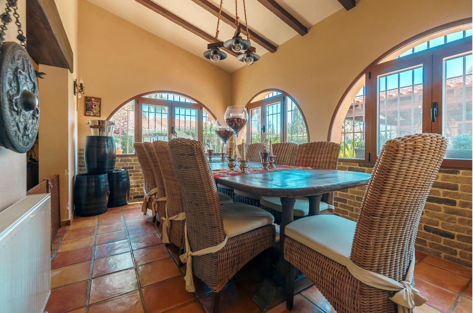 5 bedroom Villa for sale in La Nucia with pool garage - € 899,000 (Ref: 8532408)