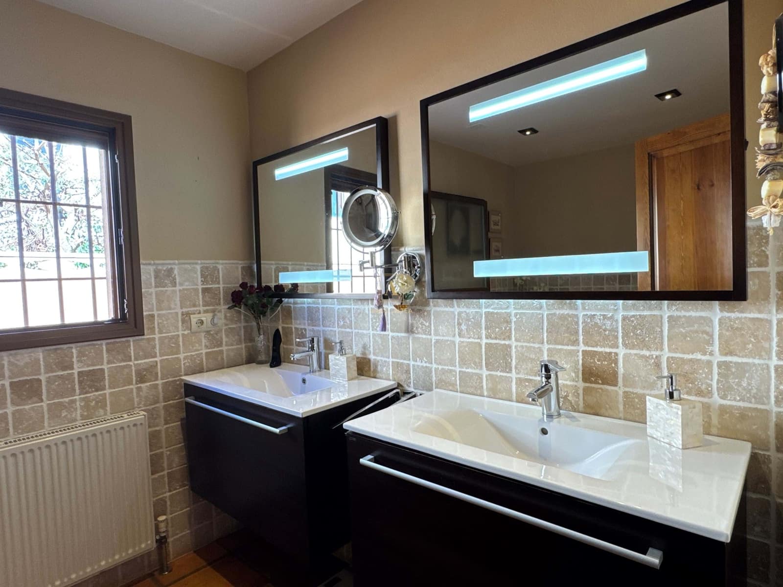 5 bedroom Villa for sale in La Nucia with pool garage - € 899,000 (Ref: 8532408)