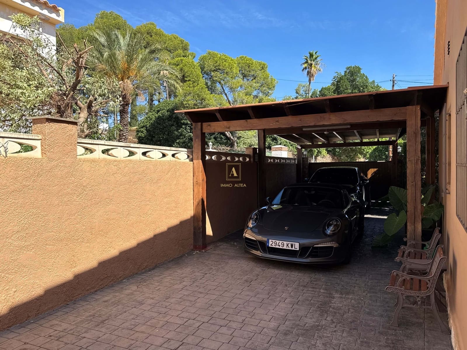 5 bedroom Villa for sale in La Nucia with pool garage - € 899,000 (Ref: 8532408)