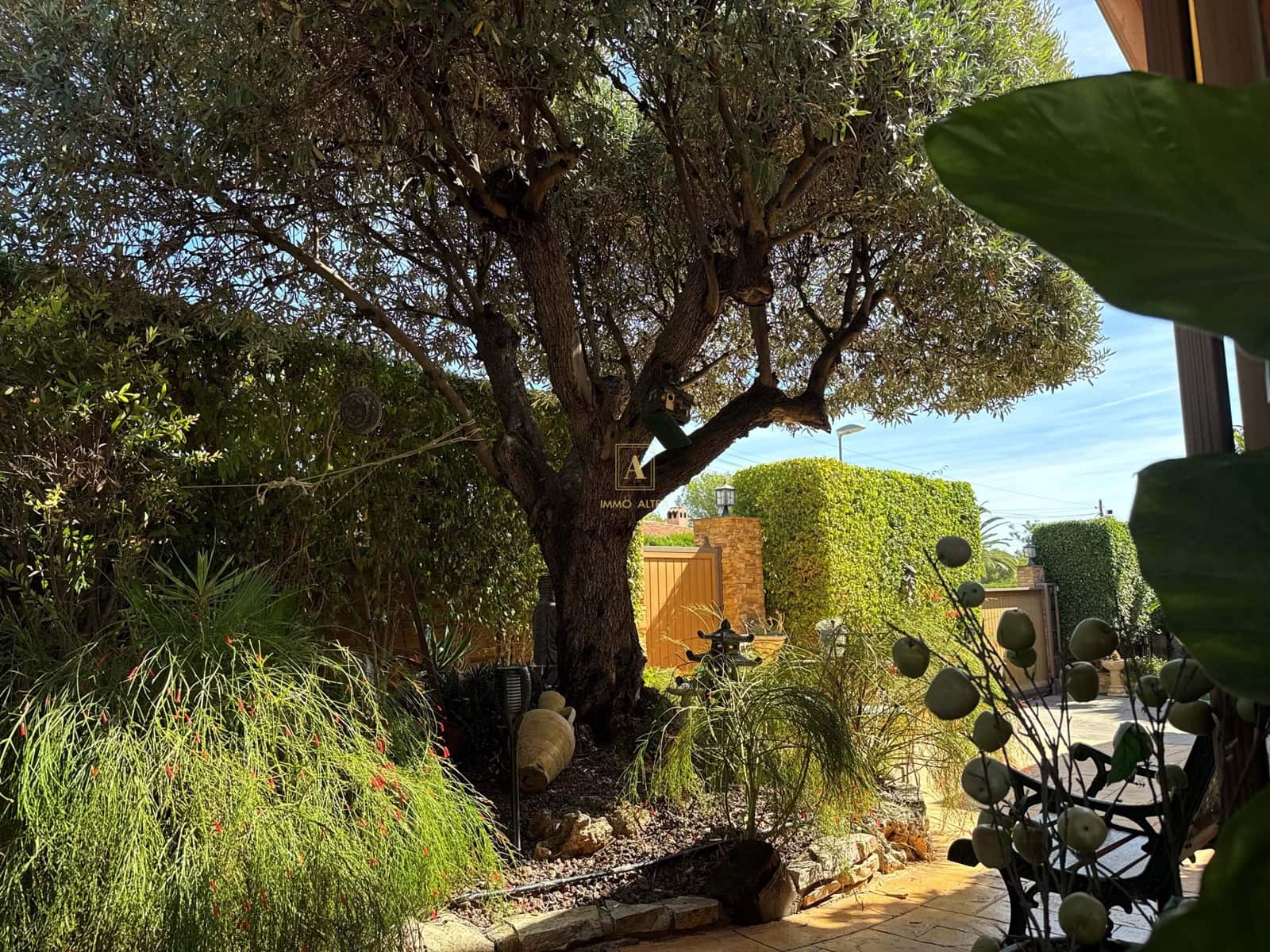 5 bedroom Villa for sale in La Nucia with pool garage - € 899,000 (Ref: 8532408)