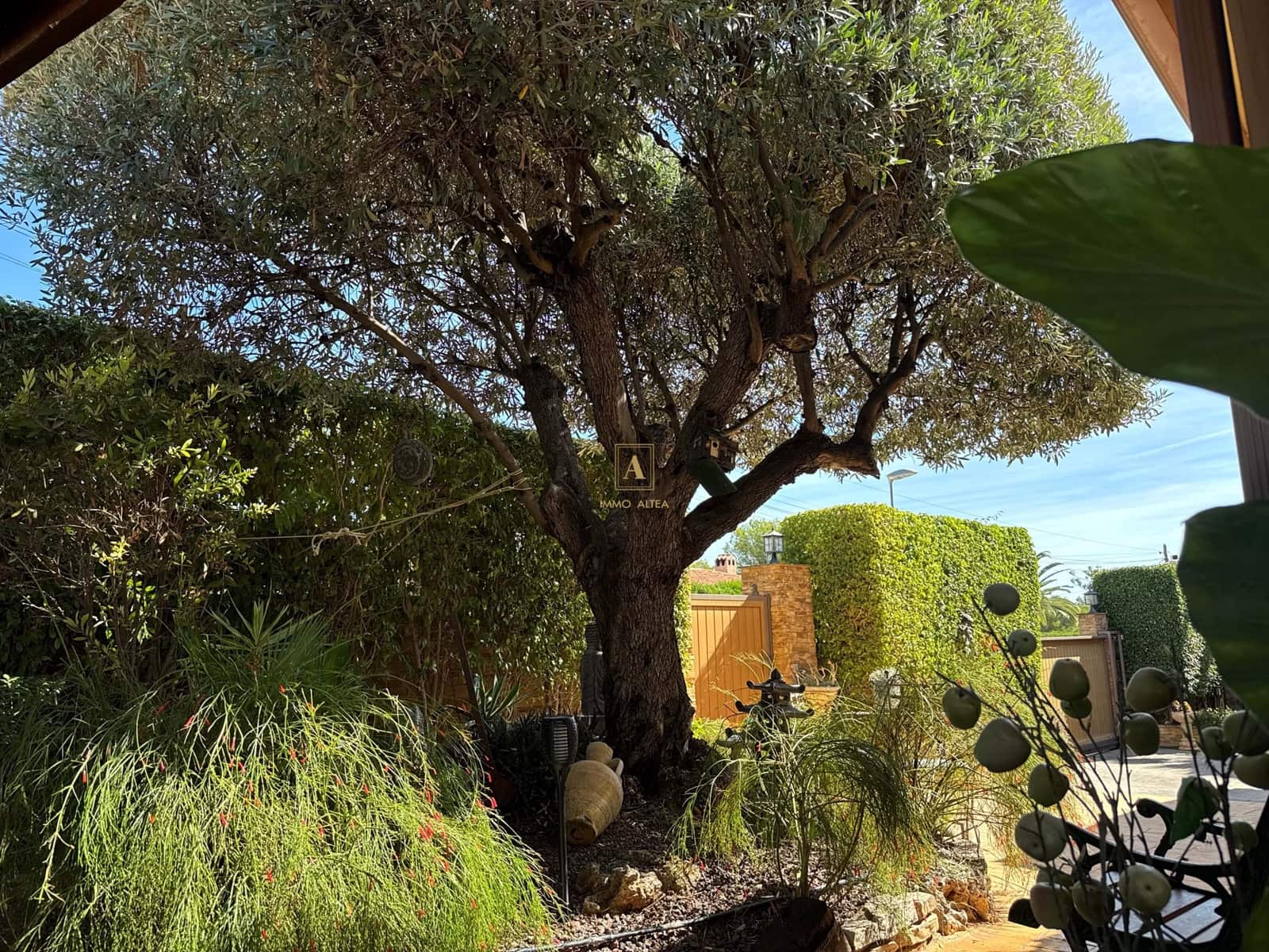 5 bedroom Villa for sale in La Nucia with pool garage - € 899,000 (Ref: 8532408)