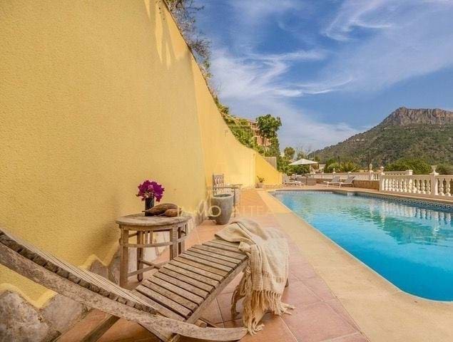 8 quarto Moradia para venda em Calpe / Calp com piscina garagem - 830 000 € (Ref: 8681079)