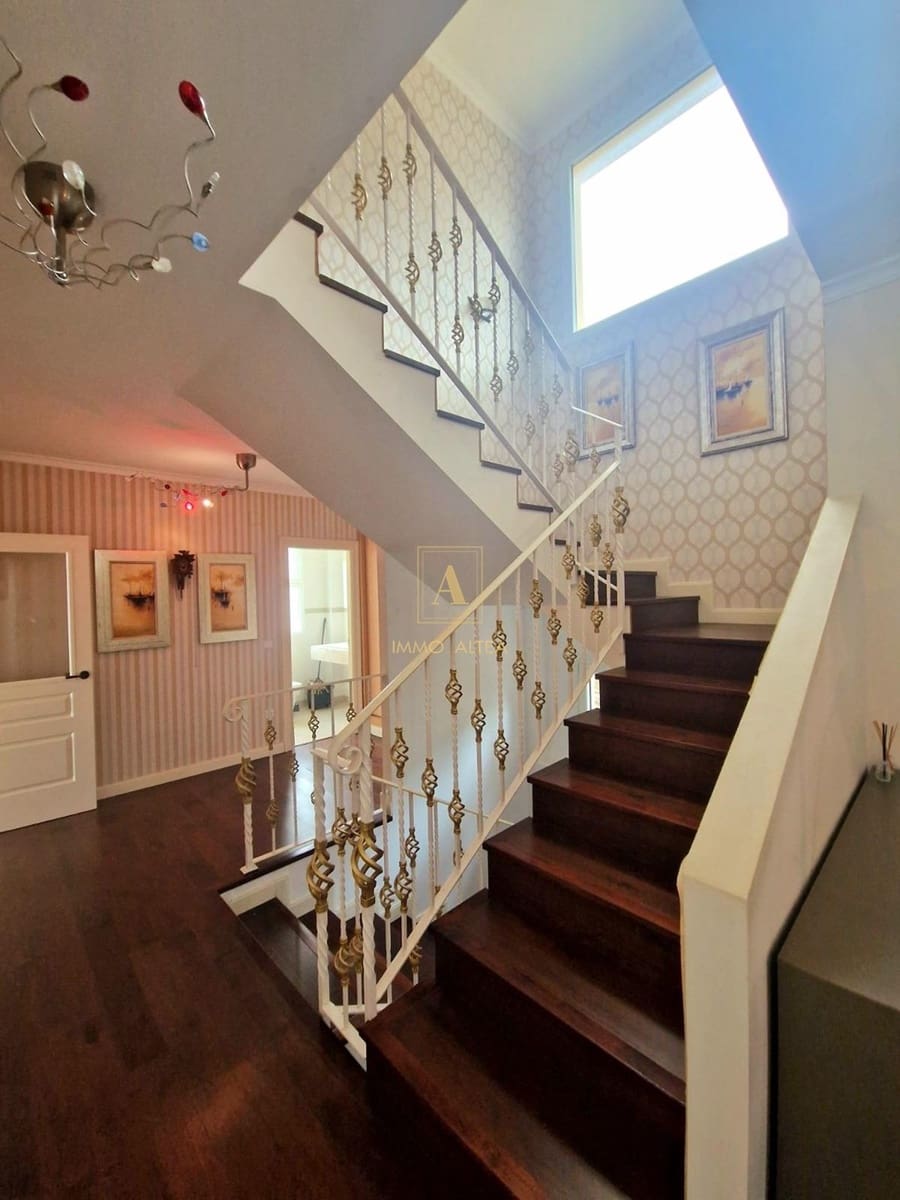 8 soveværelse Villa til salg i Calpe / Calp med swimmingpool garage - € 830.000 (Ref: 8681079)