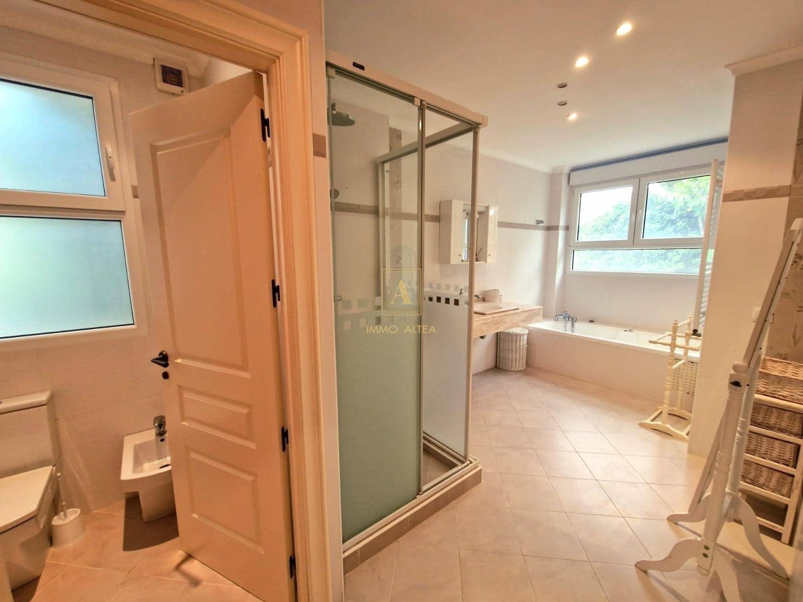 8 soveværelse Villa til salg i Calpe / Calp med swimmingpool garage - € 830.000 (Ref: 8681079)