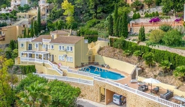 8 quarto Moradia para venda em Calpe / Calp com piscina garagem - 830 000 € (Ref: 8681079)