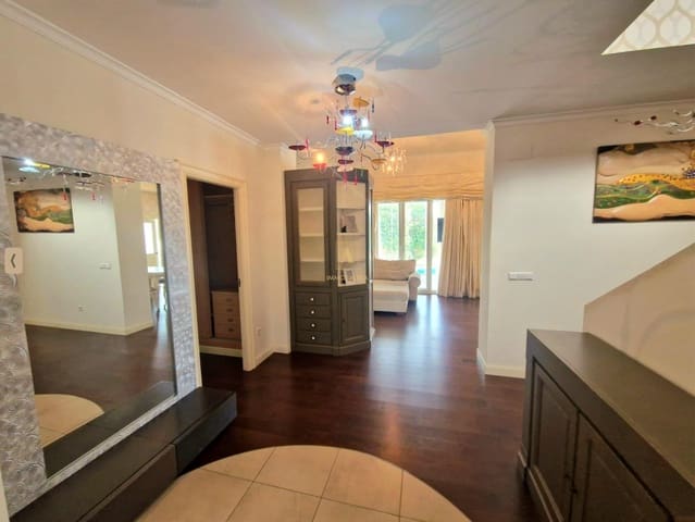 8 quarto Moradia para venda em Calpe / Calp com piscina garagem - 830 000 € (Ref: 8681079)