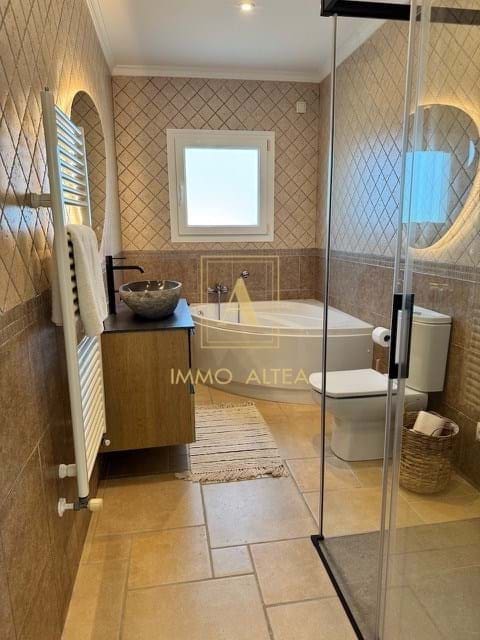 3 soveværelse Villa til salg i Benissa med swimmingpool garage - € 895.000 (Ref: 8736813)