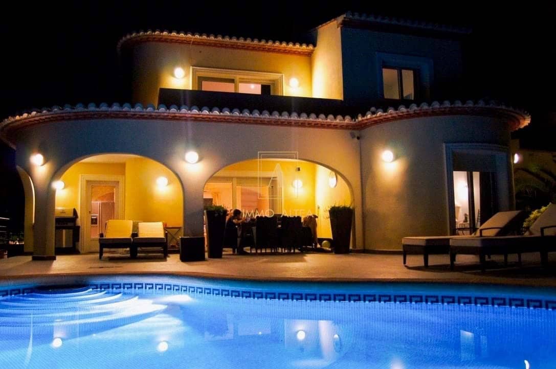 3 soveværelse Villa til salg i Benissa med swimmingpool garage - € 895.000 (Ref: 8736813)