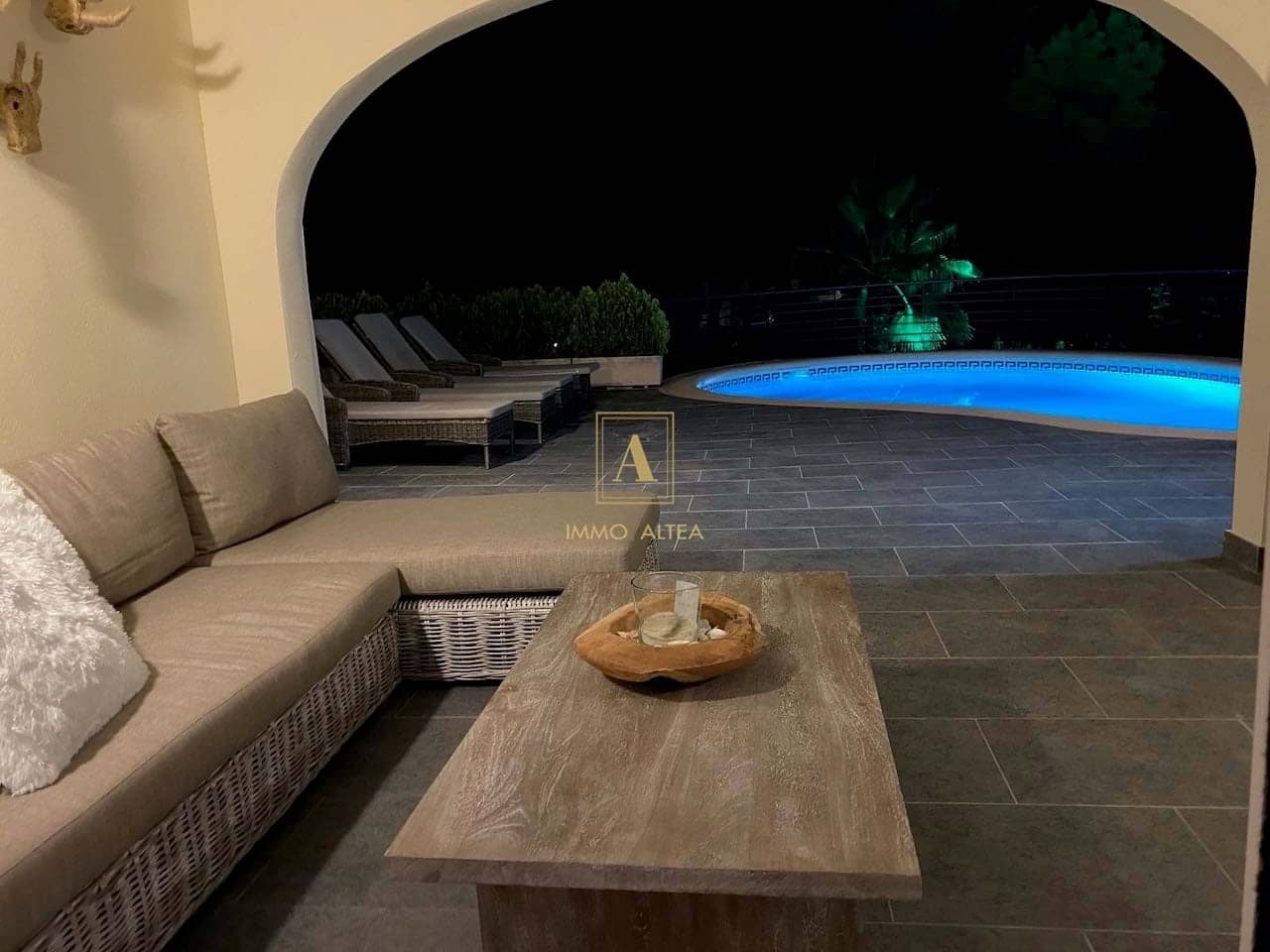 3 soveværelse Villa til salg i Benissa med swimmingpool garage - € 895.000 (Ref: 8736813)