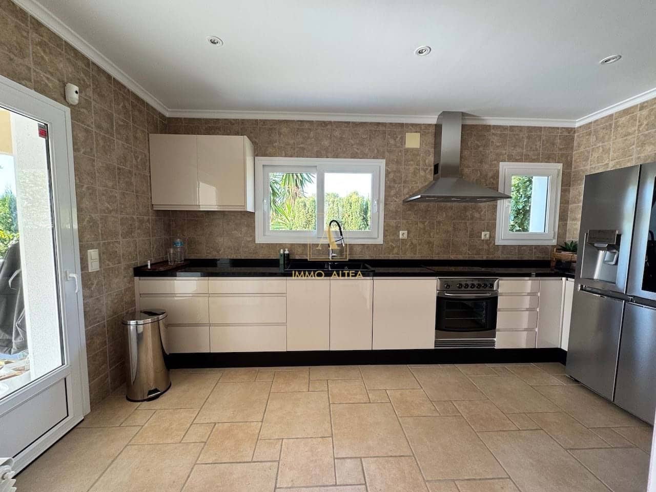 3 soveværelse Villa til salg i Benissa med swimmingpool garage - € 895.000 (Ref: 8736813)