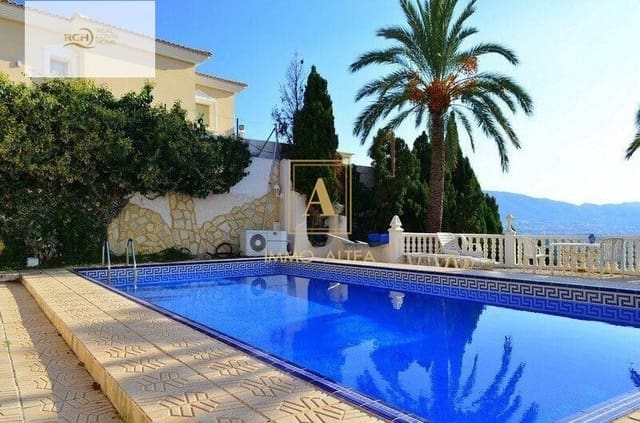 4 makuuhuone Omakotitalo myytävänä paikassa Alicante kaupunki mukana uima-altaan 
autotalli - 800 000 € (Ref: 9566835)