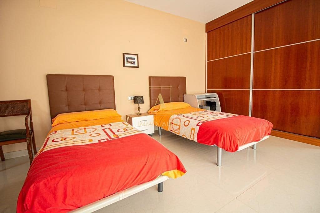 6 slaapkamer Villa te koop in Alicante stad met zwembad - € 2.100.000 (Ref: 9566840)