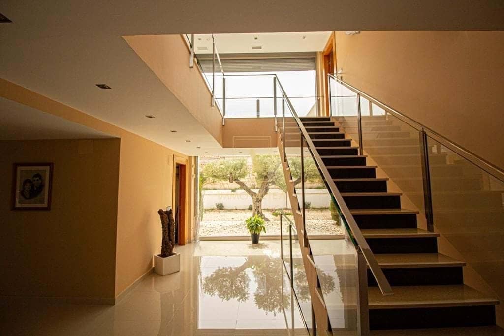 6 slaapkamer Villa te koop in Alicante stad met zwembad - € 2.100.000 (Ref: 9566840)