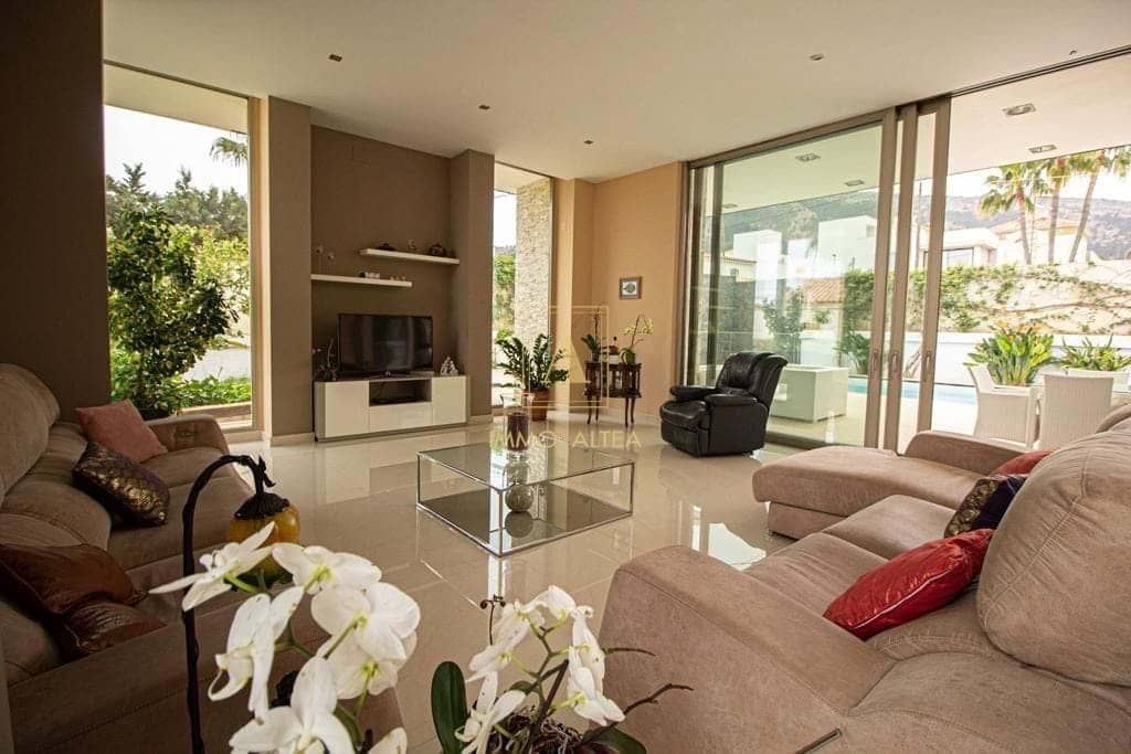 6 slaapkamer Villa te koop in Alicante stad met zwembad - € 2.100.000 (Ref: 9566840)