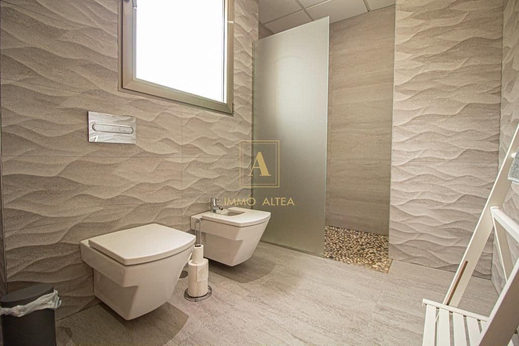 6 slaapkamer Villa te koop in Alicante stad met zwembad - € 2.100.000 (Ref: 9566840)