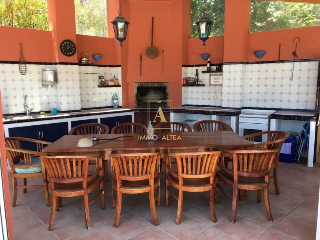 Chalet de 8 habitaciones en Alicante / Alacant ciudad en venta con garaje - 1.100.000 € (Ref: 9566843)