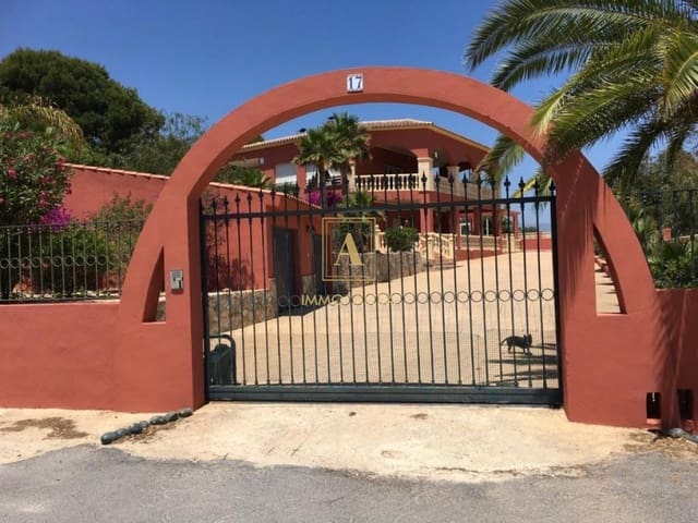 Chalet de 8 habitaciones en Alicante / Alacant ciudad en venta con garaje - 1.100.000 € (Ref: 9566843)
