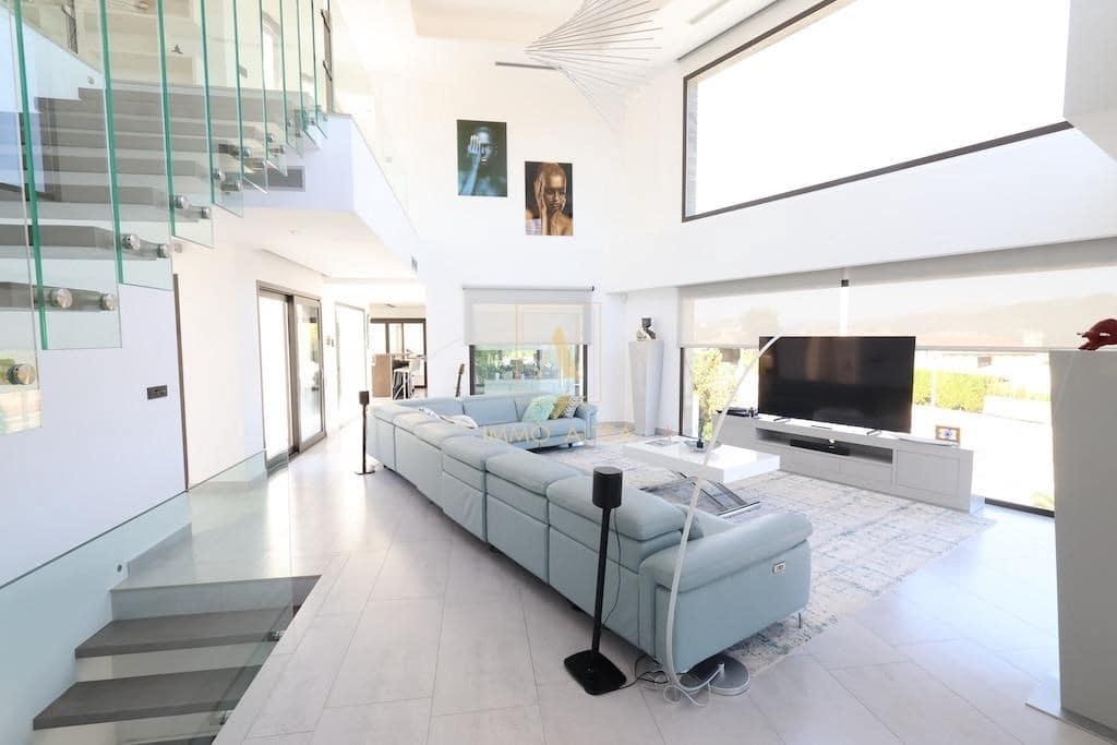 5 slaapkamer Villa te koop in Alicante stad met zwembad garage - € 2.499.000 (Ref: 9566845)
