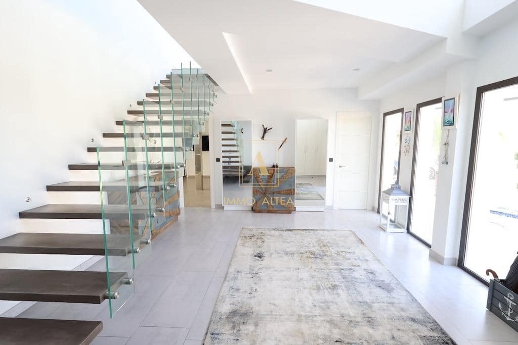 5 slaapkamer Villa te koop in Alicante stad met zwembad garage - € 2.499.000 (Ref: 9566845)