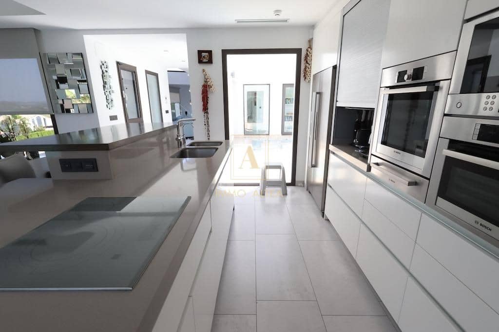 5 slaapkamer Villa te koop in Alicante stad met zwembad garage - € 2.499.000 (Ref: 9566845)