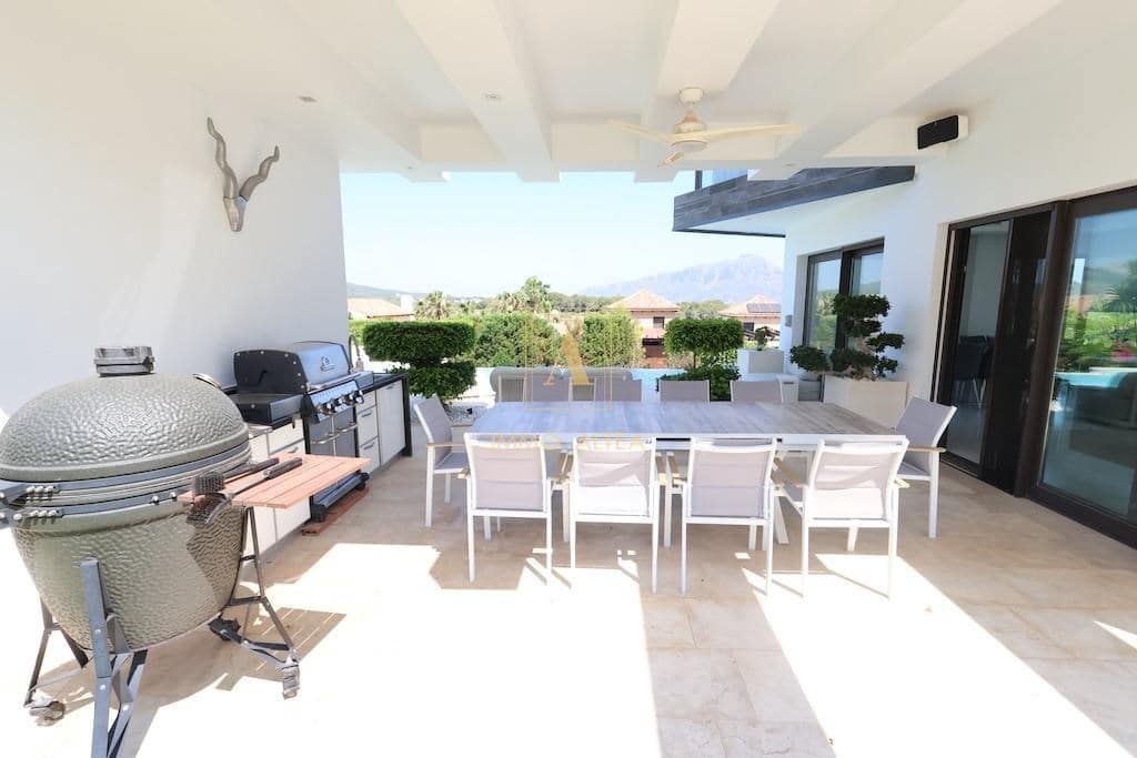 5 slaapkamer Villa te koop in Alicante stad met zwembad garage - € 2.499.000 (Ref: 9566845)