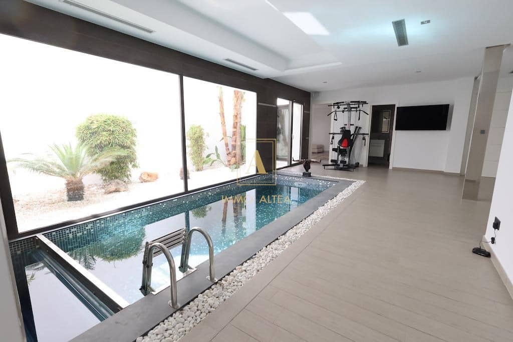 5 slaapkamer Villa te koop in Alicante stad met zwembad garage - € 2.499.000 (Ref: 9566845)
