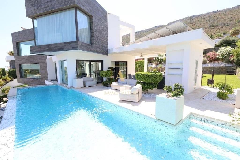 5 slaapkamer Villa te koop in Alicante stad met zwembad garage - € 2.499.000 (Ref: 9566845)