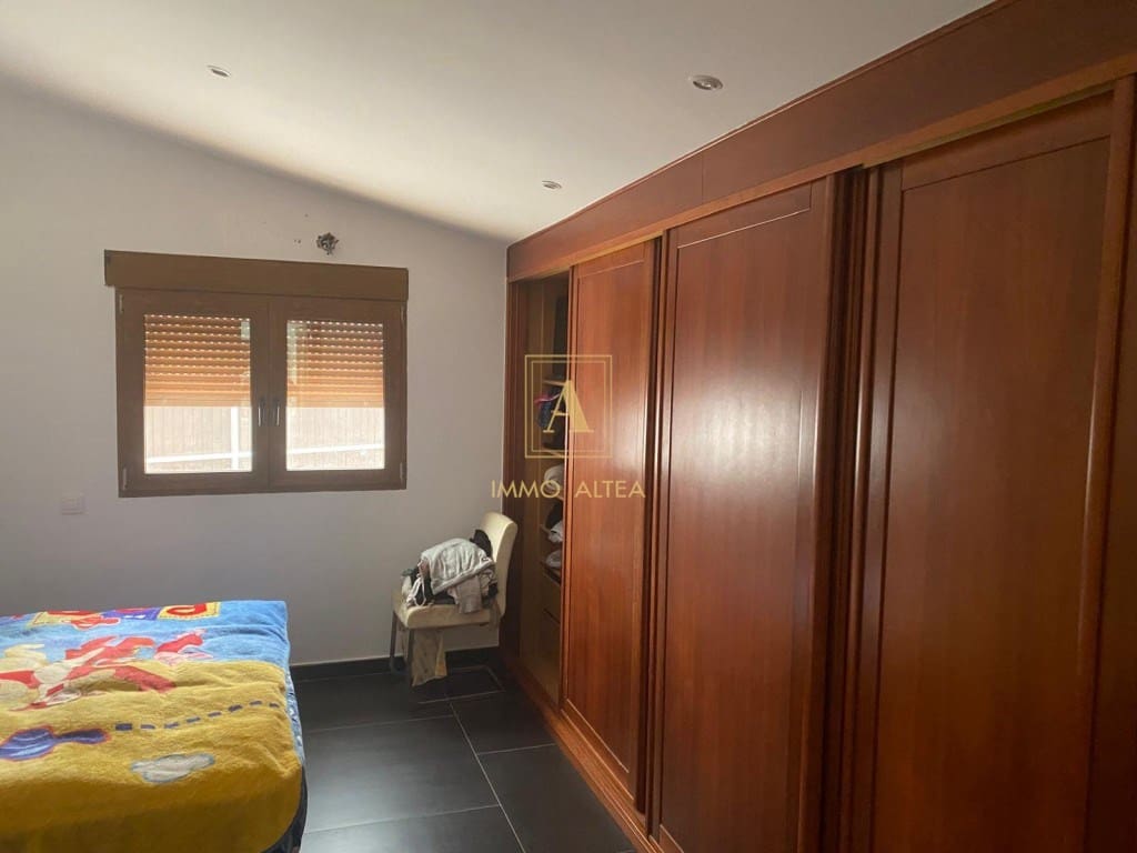 5 bedroom Villa for sale in Alicante / Alacant city with pool - € 1,450,000 (Ref: 9566850)