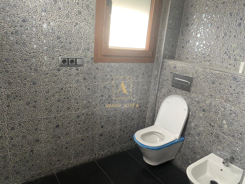 5 bedroom Villa for sale in Alicante / Alacant city with pool - € 1,450,000 (Ref: 9566850)