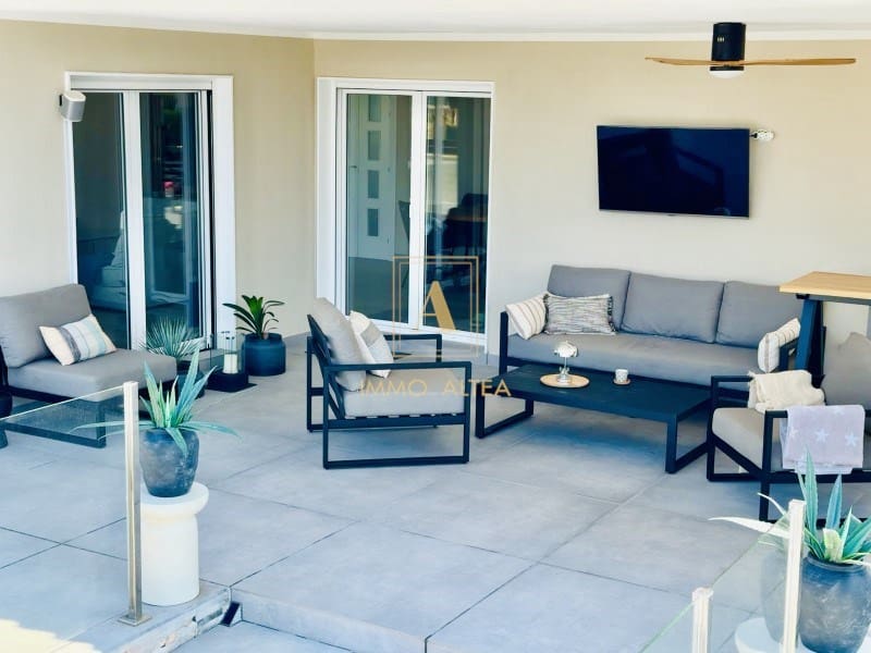 4 sovrum Villa till salu i Alicante stad med garage - 1 195 000 € (Ref: 9566852)