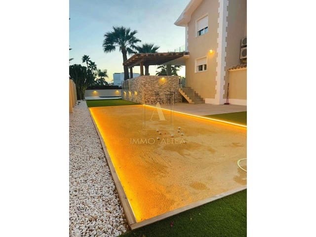 4 slaapkamer Villa te koop in Alicante stad met zwembad garage - € 1.090.000 (Ref: 9566852)
