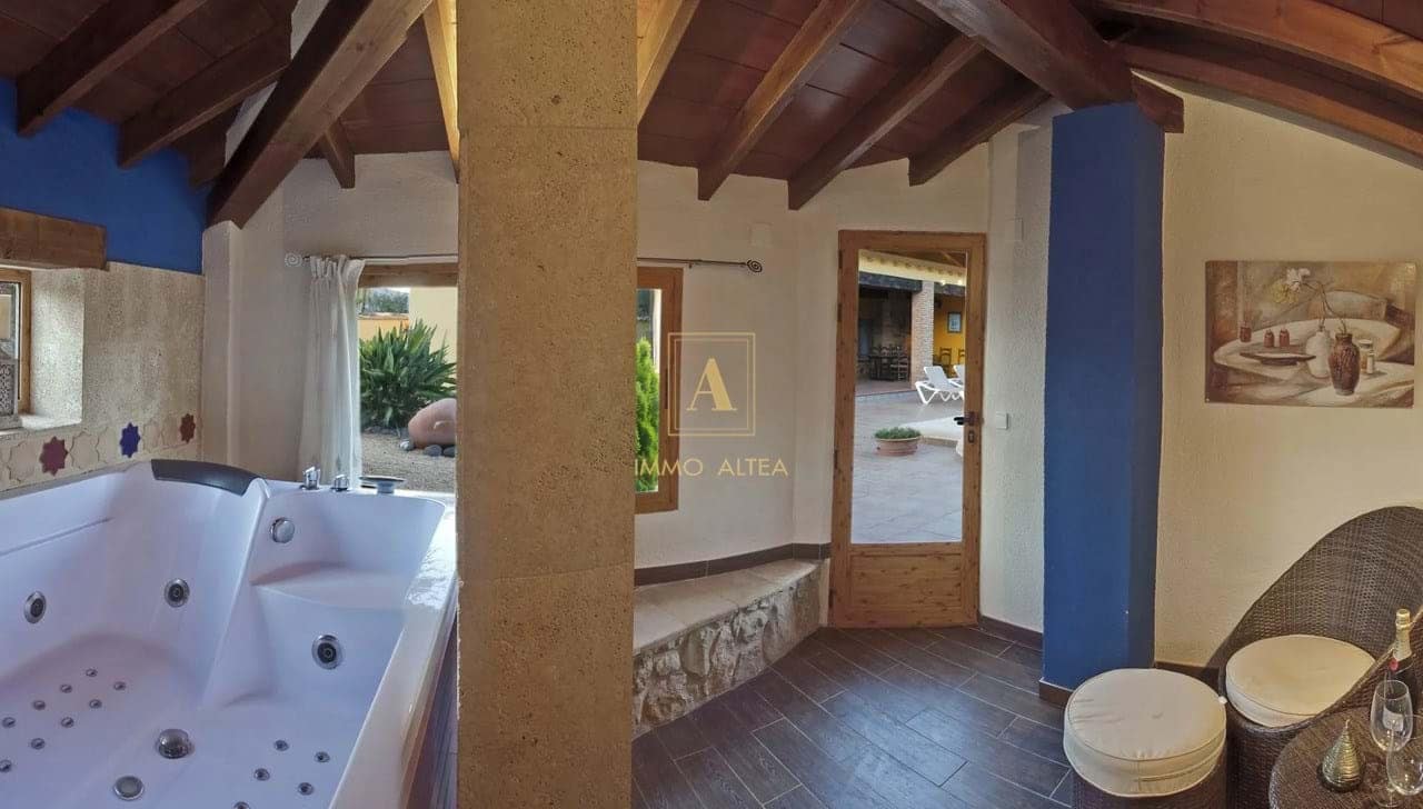 10 soveværelse Finca/Landehus til salg i Alicante by med swimmingpool - € 1.550.000 (Ref: 9566854)