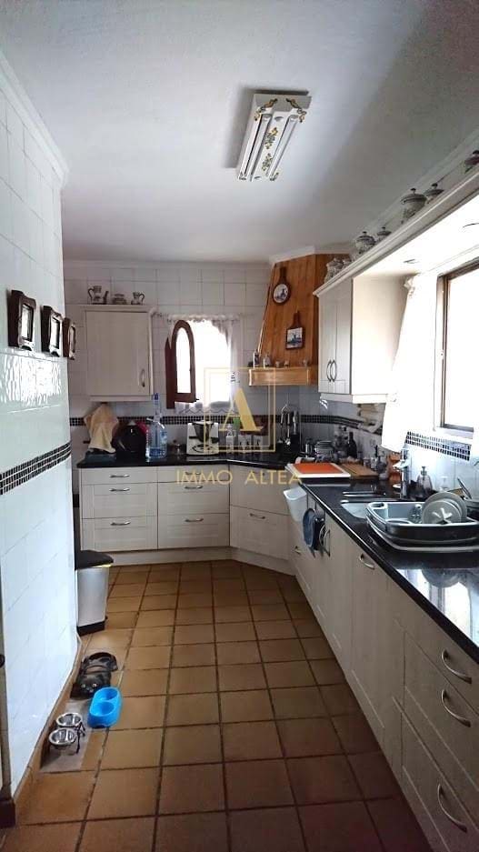 Chalet de 5 habitaciones en Alicante / Alacant ciudad en venta con garaje - 585.000 € (Ref: 9566855)