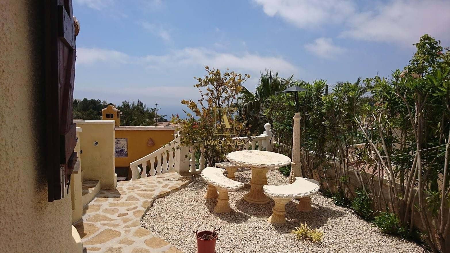 Chalet de 5 habitaciones en Alicante / Alacant ciudad en venta con garaje - 585.000 € (Ref: 9566855)