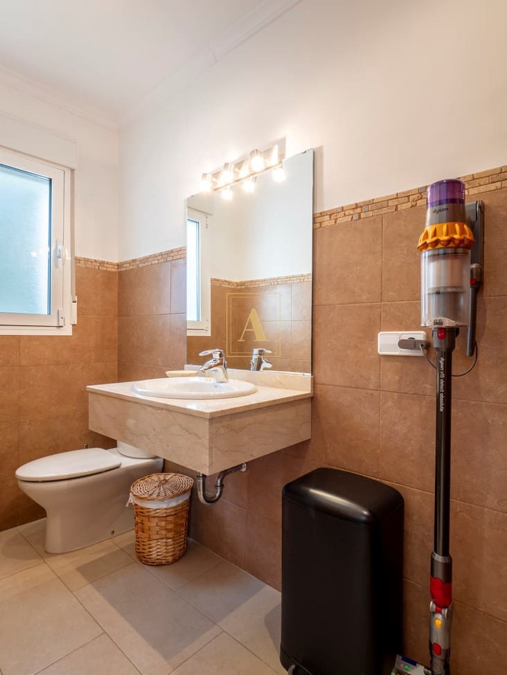 4 sypialnia Willa na sprzedaż w Miasto Alicante / Alacant z basenem - 1 400 000 € (Ref: 9566859)