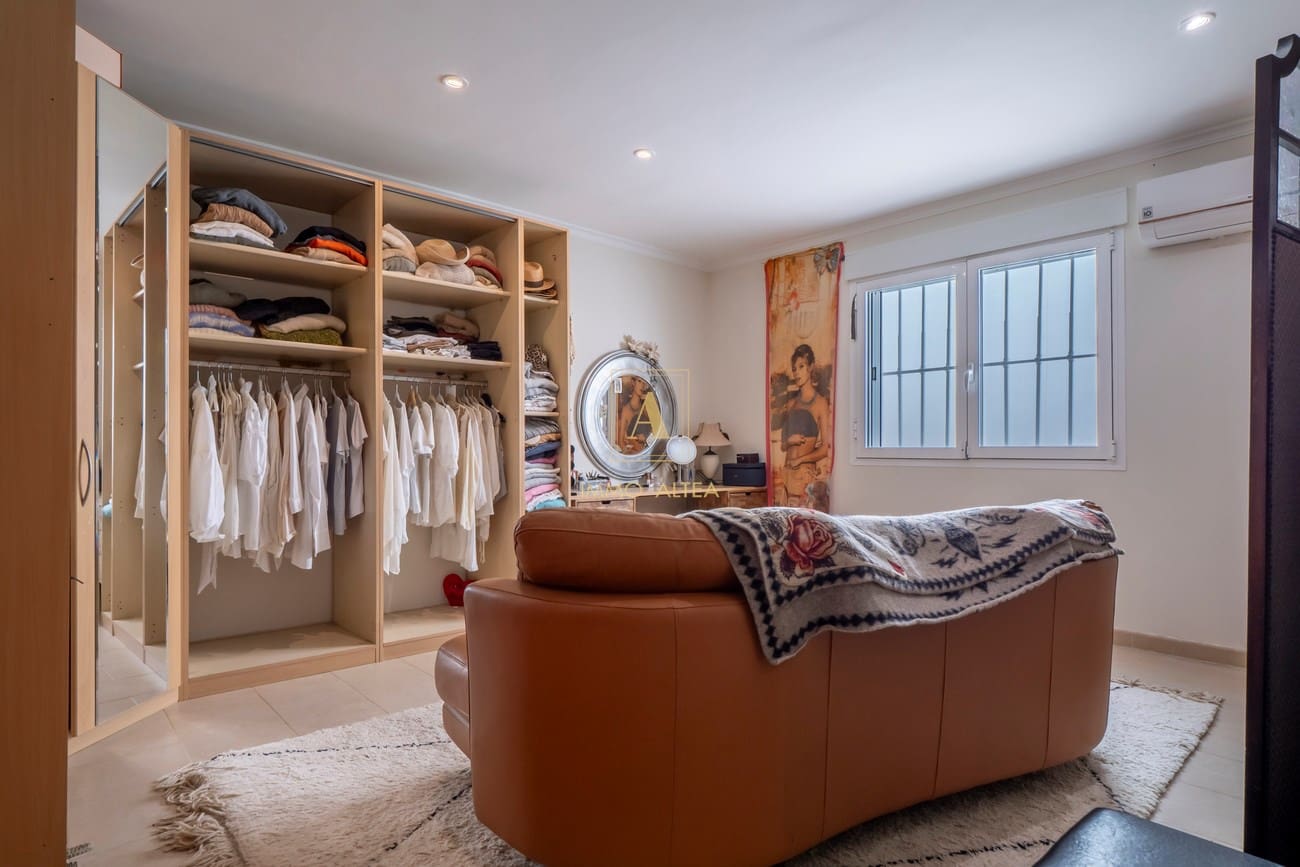 4 sypialnia Willa na sprzedaż w Miasto Alicante / Alacant z basenem - 1 400 000 € (Ref: 9566859)