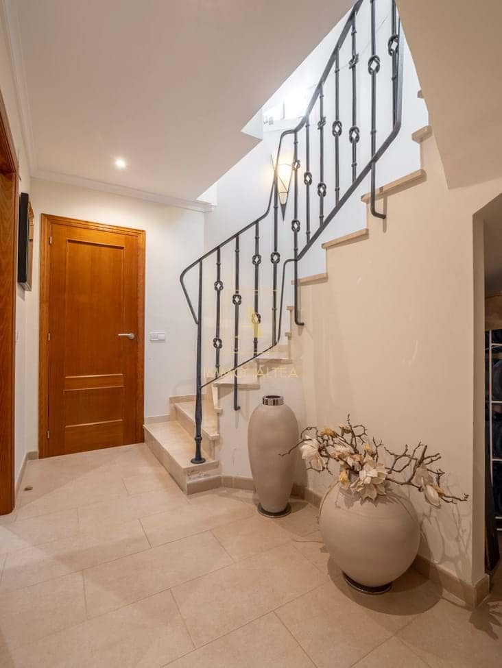 4 sypialnia Willa na sprzedaż w Miasto Alicante / Alacant z basenem - 1 400 000 € (Ref: 9566859)