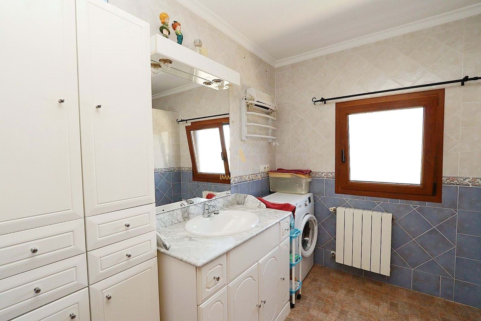 9 soveværelse Finca/Landehus til salg i Alicante by med garage - € 680.000 (Ref: 9566861)