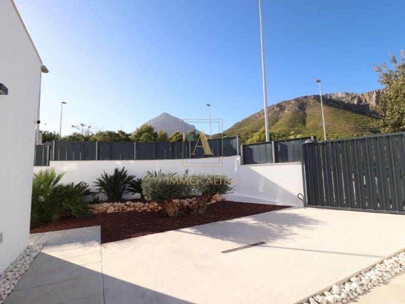 3 soveværelse Villa til salg i Polop med swimmingpool garage - € 559.000 (Ref: 9566869)