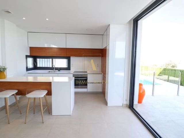 3 soveværelse Villa til salg i Polop med swimmingpool garage - € 559.000 (Ref: 9566869)