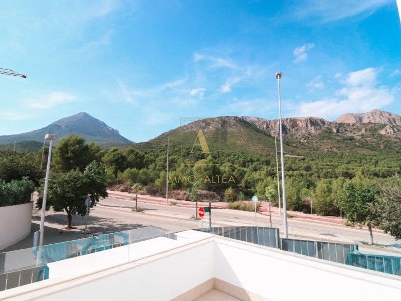 3 soveværelse Villa til salg i Polop med swimmingpool garage - € 559.000 (Ref: 9566869)