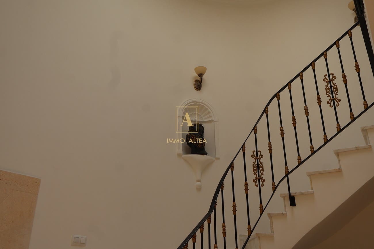 4 makuuhuone Huvila myytävänä paikassa Alicante kaupunki - 835 199 € (Ref: 9566872)