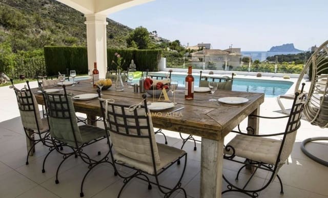4 bedroom Villa for sale in Alicante / Alacant city - € 1,650,000 (Ref: 9566876)