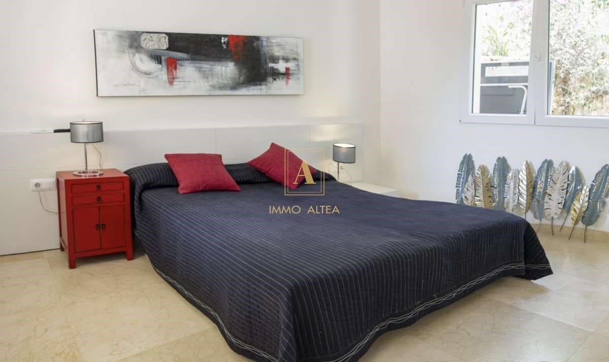 4 bedroom Villa for sale in Alicante / Alacant city - € 1,650,000 (Ref: 9566876)