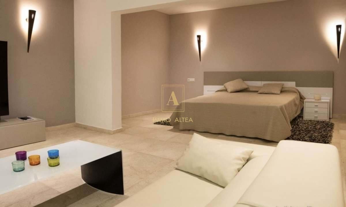 4 bedroom Villa for sale in Alicante / Alacant city - € 1,650,000 (Ref: 9566876)